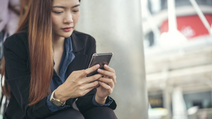 Iron Oxides protect against HEV light, emitted by smartphones