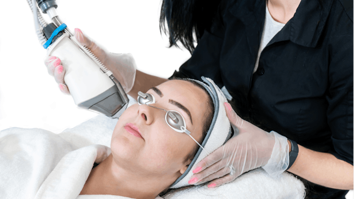 Panel releases 2021 international consensus recommendations for the use of energy-based devices (EBD) for the treatment of acne scars.