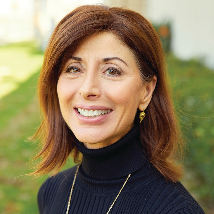 Amy Gardner Headshot.jpg