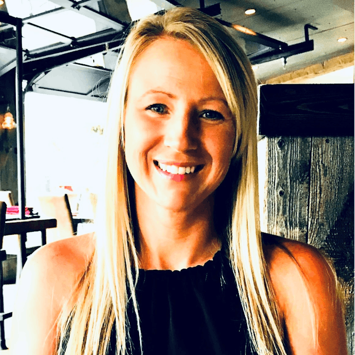 Kenna Giambalvo has multi-franchise experience, business start-up knowledge and more than 25 years in the health and beauty industry.