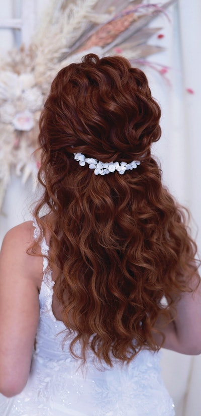 Darling special occasion hairstyle by Laura Chihaia