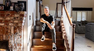 Tom Bachik is a well-respected artist in the industry with an impressive list of A-list clients, including Jennifer Lopez, Selena Gomez and Kim Kardashian.