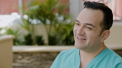 Dr. Pat Pazmiño, MD, FACS has used ultrasound at his Miami practice for more than a decade to ensure patient safety. He currently uses the Clarius L7 HD3 wireless ultrasound.