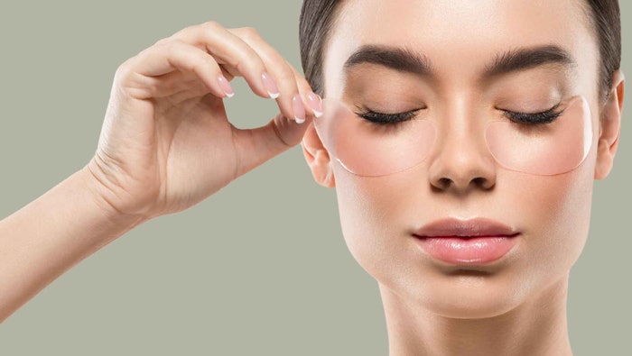 Transdermal microneedle patches enable active ingredients to bypass the slow diffusional process across the stratum corneum’s barrier to reach directly into the deeper skin layers.
