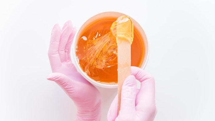 Stirring sugaring paste