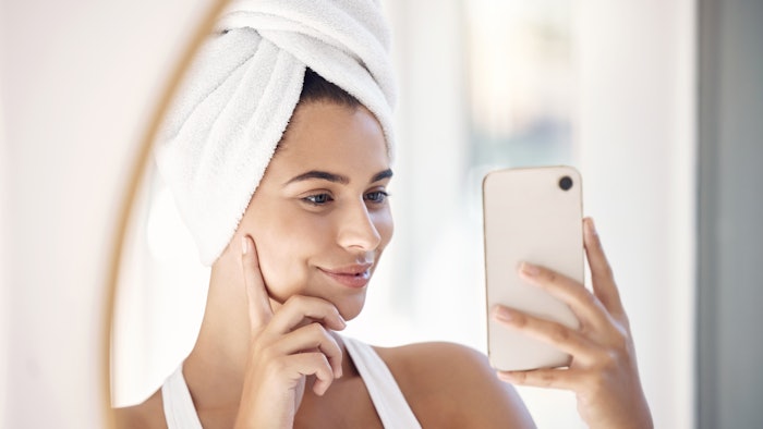 A smartphone prototype will be available for viewing at BEAUTY Düsseldorf March 22-24. The device can analyze user's own skin on a molecular basis and obtain scientifically based information about the condition of their skin.