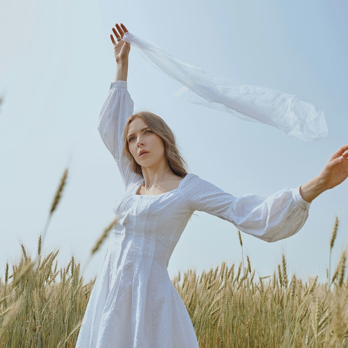 natural field woman dancing TRI-K-Fision-EcoSil-Image