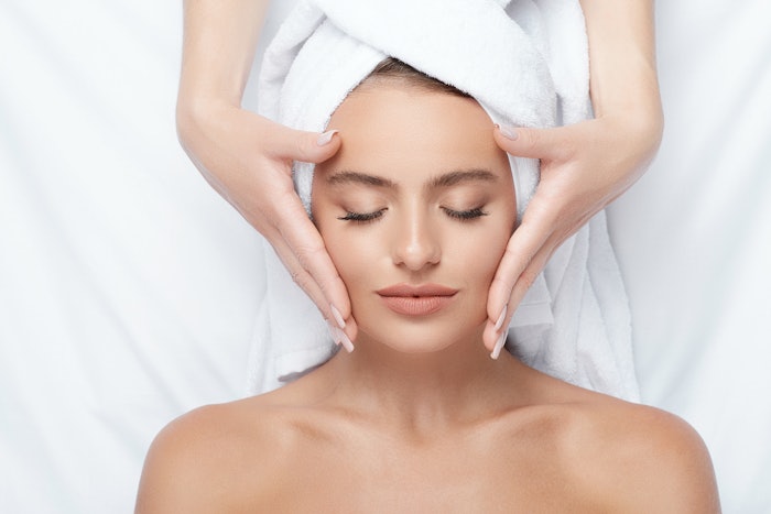 Hartwater Aesthetics has introduced a new device to their treatment options–the Glo2Facial