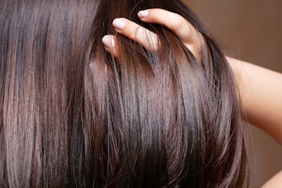 Oleobiota can be used to regulate sebum and to mattify combination and oily skin while minimizing the appearance of pores.