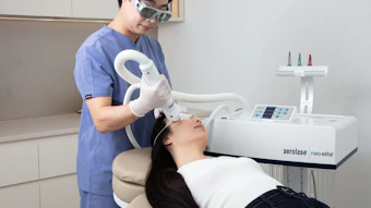 The Neo Elite’s 650-microsecond 1064nm Nd:YAG laser penetrates deeply to treat acne at multiple levels.