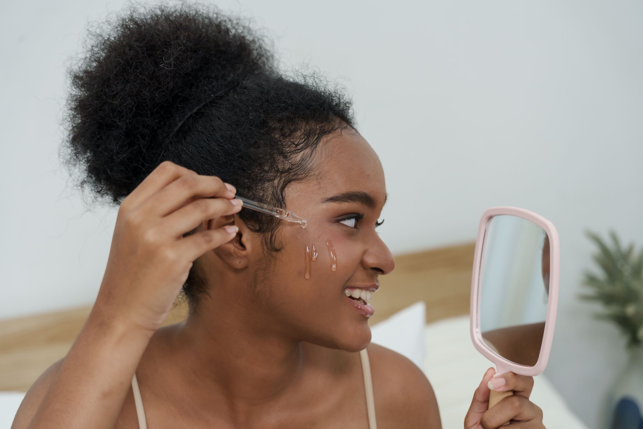 Various sources have reported that PDRN has a composition similar to that of human DNA, enabling some functional similarities and improving the body's tolerance to it.