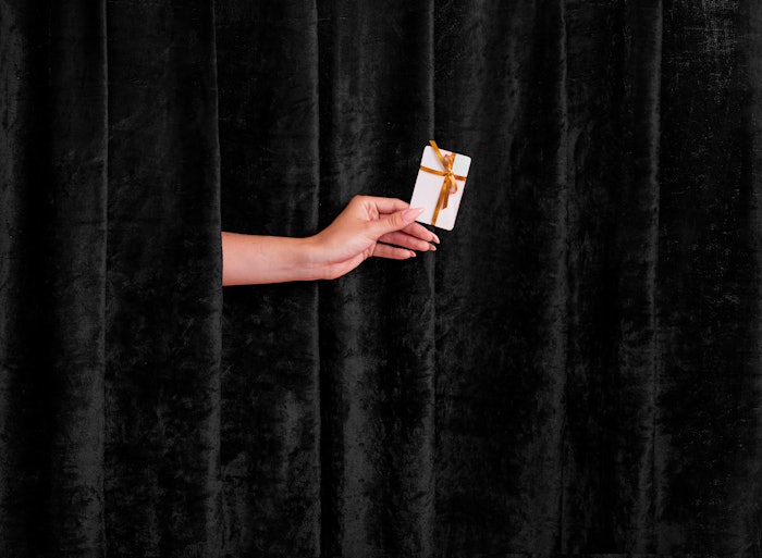 Aesthetic treatments are increasingly being given as holiday gifts, but experts stress the importance of offering consultations and personalized assessments to ensure safety, suitability and a positive first experience.