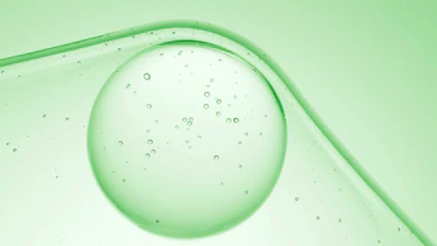 Derived from yeast-based RNA and inspired by the biology of infant skin, this mini-RNA molecule—4,000 times smaller than traditional PDRN—leverages lipidomic science to boost key barrier lipids, including phosphatidylcholine and advanced ceramides.