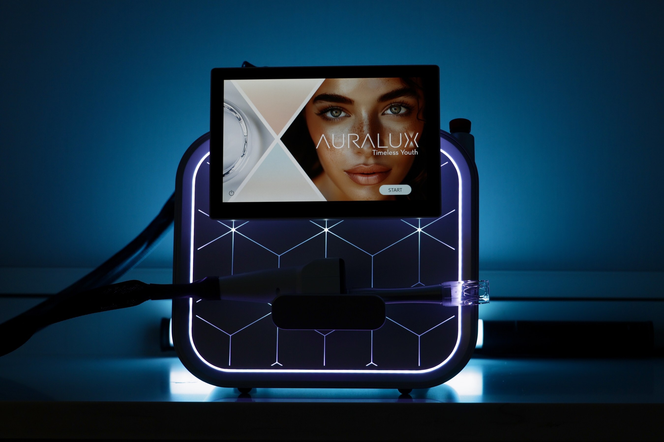 AuraLux&trade; 2910 nm Fiber Laser Table-Top Device