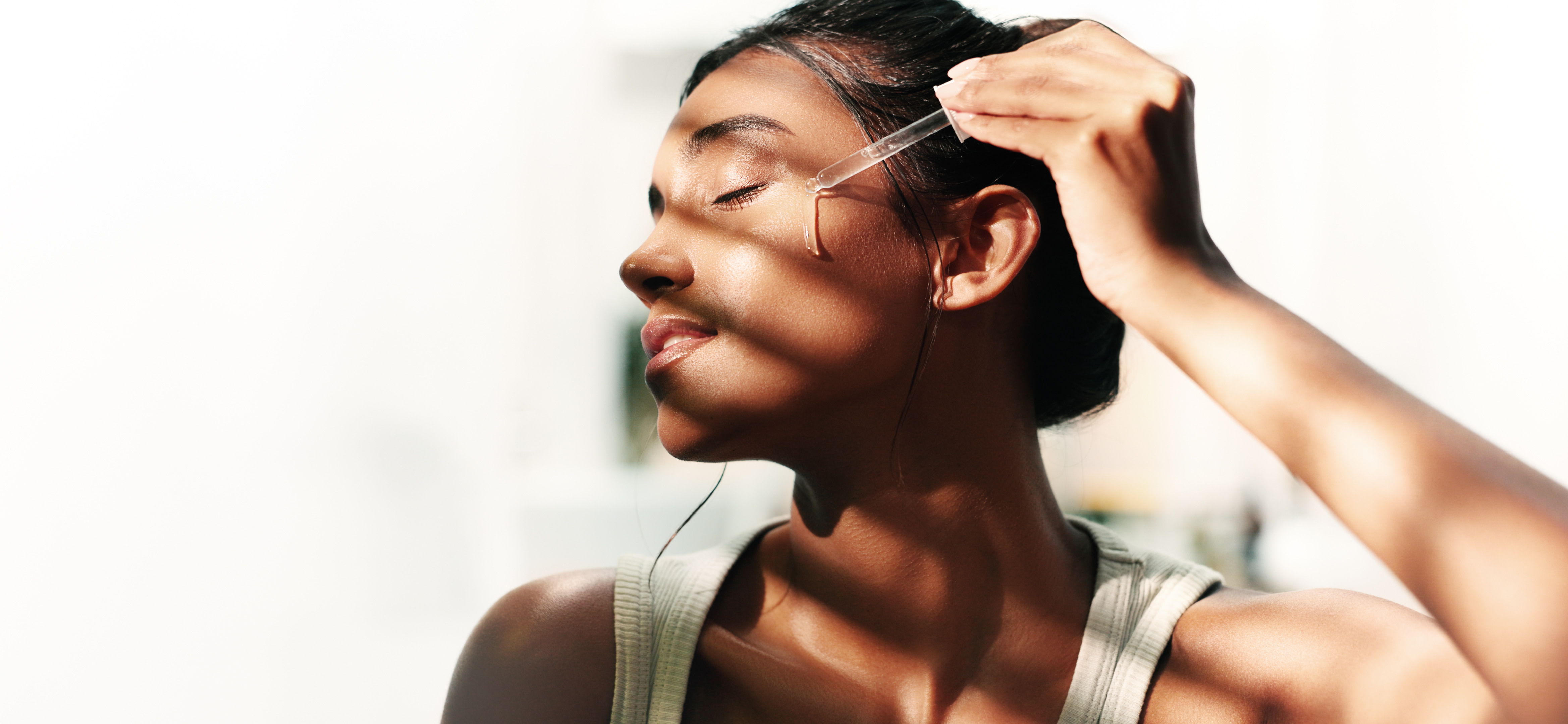 Engineered with excellent oil-thickening capabilities, USG-1012HC provides a dry, silky and mattifying skin feel that instantly softens the skin profile.