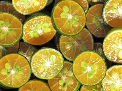 Dutch Essentials' natural calamansi flavor, inspired by the Philippine citrus hybrid of mandarin and kumquat, delivers a bold combination of tart, zesty and lightly sweet notes, paired with a pronounced floral aroma and bright acidity.
